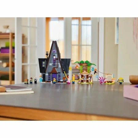 Конструктор Lego Minions 75583 Миньоны и фамильный особняк Грю Конструктор Lego Minions 75583 Миньоны и фамильный особняк Грю