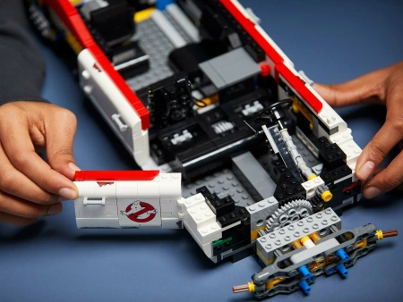 Конструктор LEGO Ghostbusters 10274 ECTO-1 Конструктор LEGO Ghostbusters 10274 ECTO-1