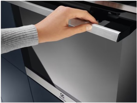 Духовой шкаф электрический Electrolux EOC8P39WZ