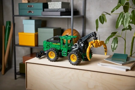 Конструктор LEGO 42157 John Deere 948L-II Skidder