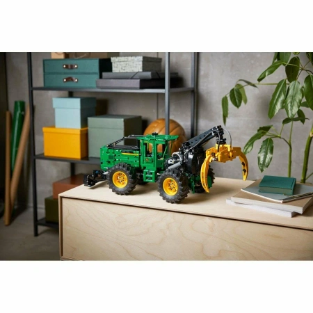 Конструктор LEGO 42157 John Deere 948L-II Skidder
