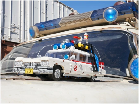 Конструктор LEGO Ghostbusters 10274 ECTO-1 Конструктор LEGO Ghostbusters 10274 ECTO-1