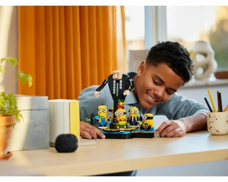LEGO Despicable Me 4 75582 Brick-Built Gru and Minions