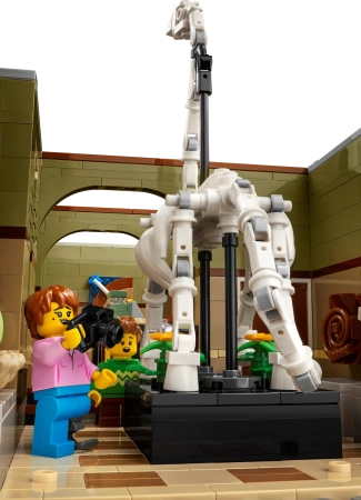 Конструктор LEGO Icons 10326 Музей естественной истории Конструктор LEGO Icons 10326 Музей естественной истории