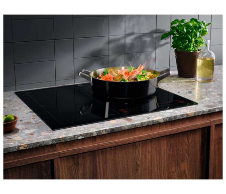 Индукционная варочная поверхность Electrolux CIS62450