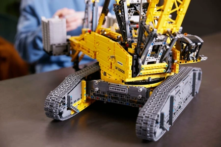 Конструктор LEGO Technic 42146 Liebherr Crawler Crane LR 13000 Конструктор LEGO Technic 42146 Liebherr Crawler Crane LR 13000