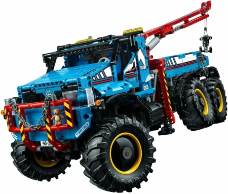 Конструктор LEGO Technic 42070 Эвакуатор-внедорожник 6х6 Конструктор LEGO Technic 42070 Эвакуатор-внедорожник 6х6