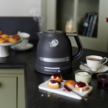 Электрический чайник KitchenAid Artisan 5KEK1522EGR